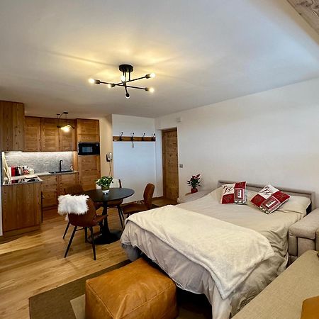 Cozy Bilocale Apartment เบรยล์-แชร์วิเนีย ภายนอก รูปภาพ