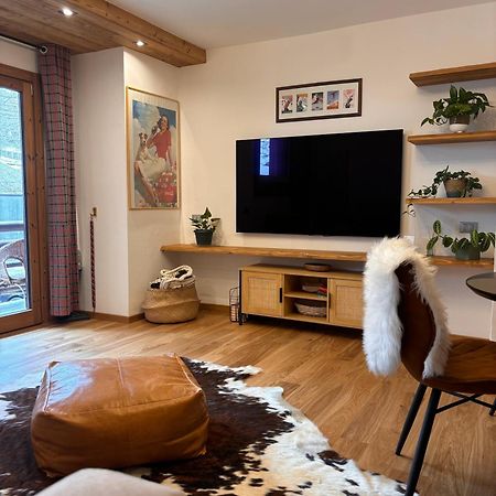 Cozy Bilocale Apartment เบรยล์-แชร์วิเนีย ภายนอก รูปภาพ