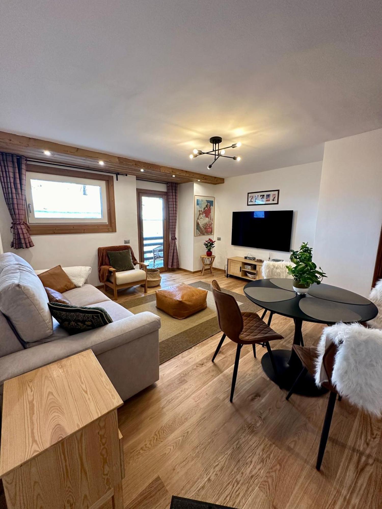 Cozy Bilocale Apartment เบรยล์-แชร์วิเนีย ภายนอก รูปภาพ