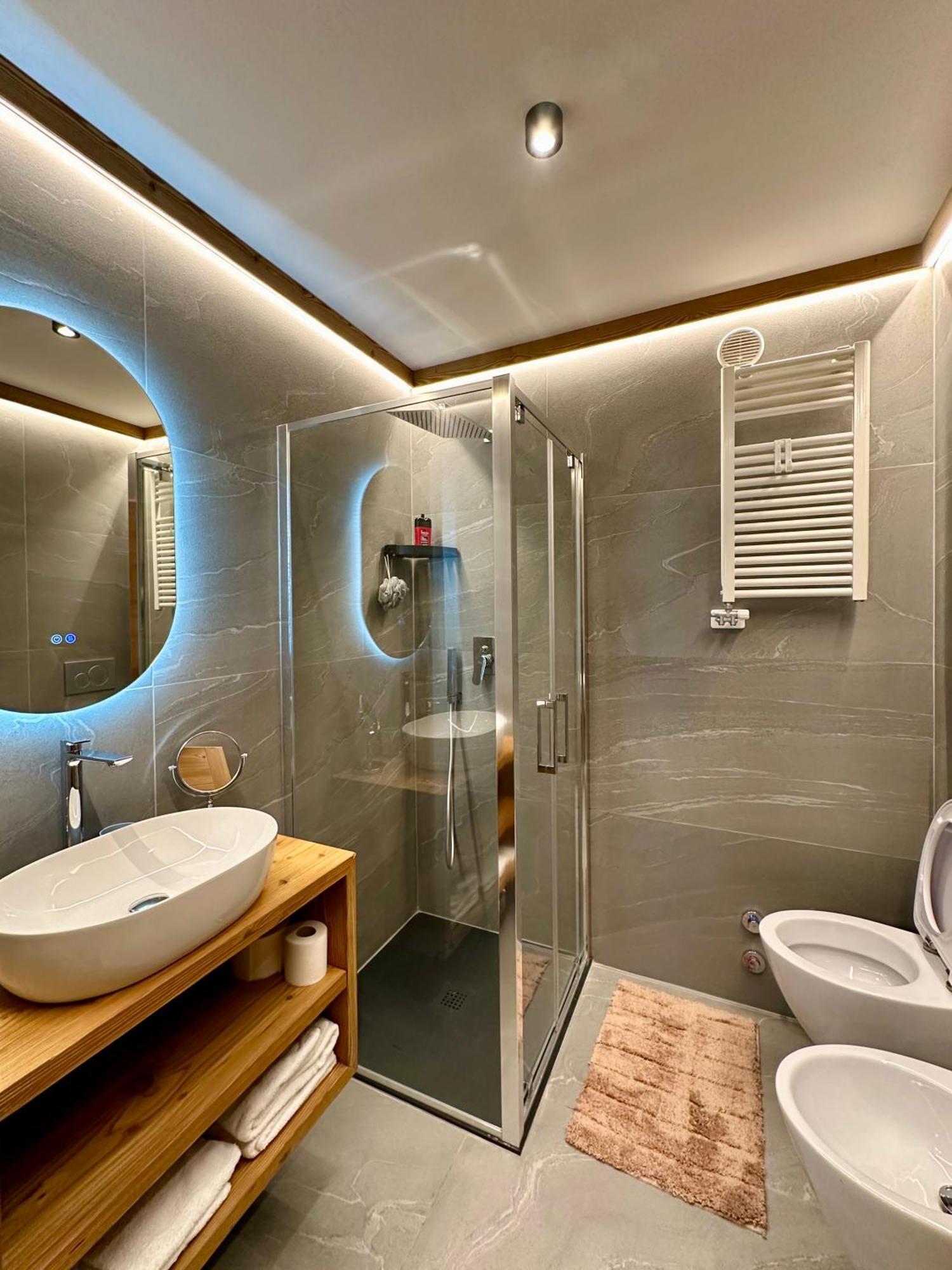 Cozy Bilocale Apartment เบรยล์-แชร์วิเนีย ภายนอก รูปภาพ