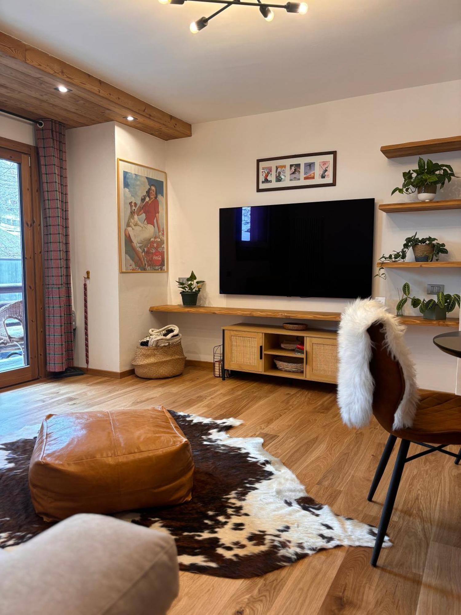 Cozy Bilocale Apartment เบรยล์-แชร์วิเนีย ภายนอก รูปภาพ